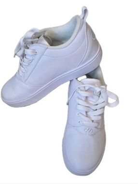 Heelys White Youth Size 6 On Tag. Fit Like US Women Size 6.5  or Youth Size 5G